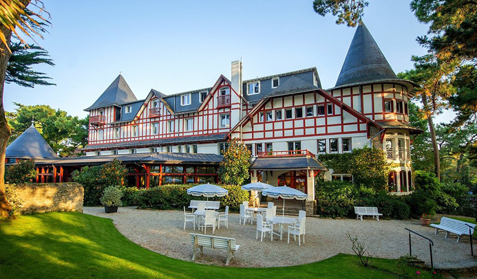 21-419-Hotel Les Pleiades